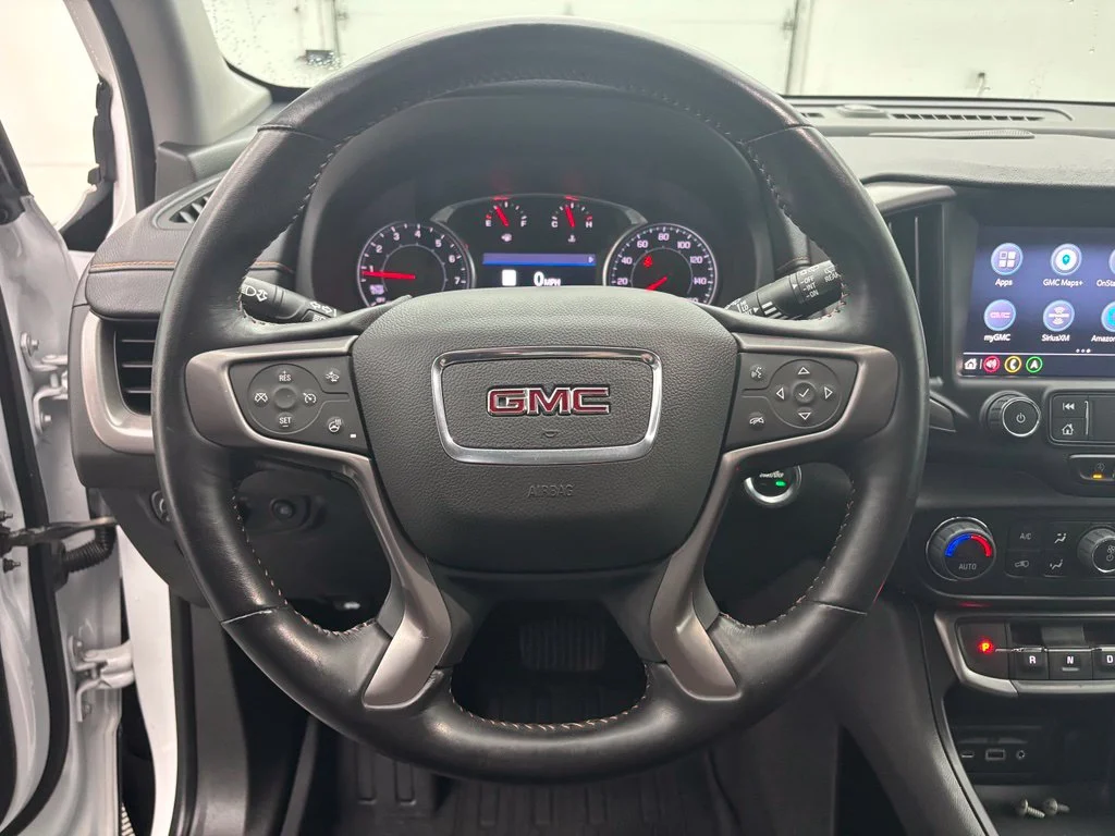 Used 2022 White GMC AT4 image 21