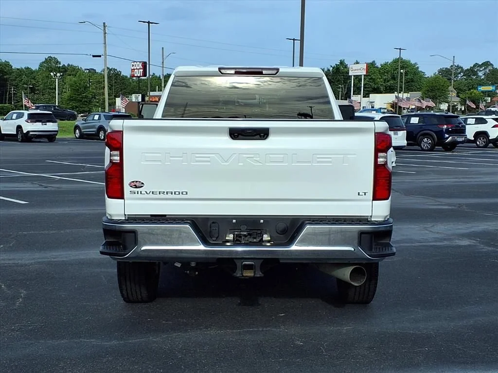 Used 2025 Summit White Chevrolet LT image 17