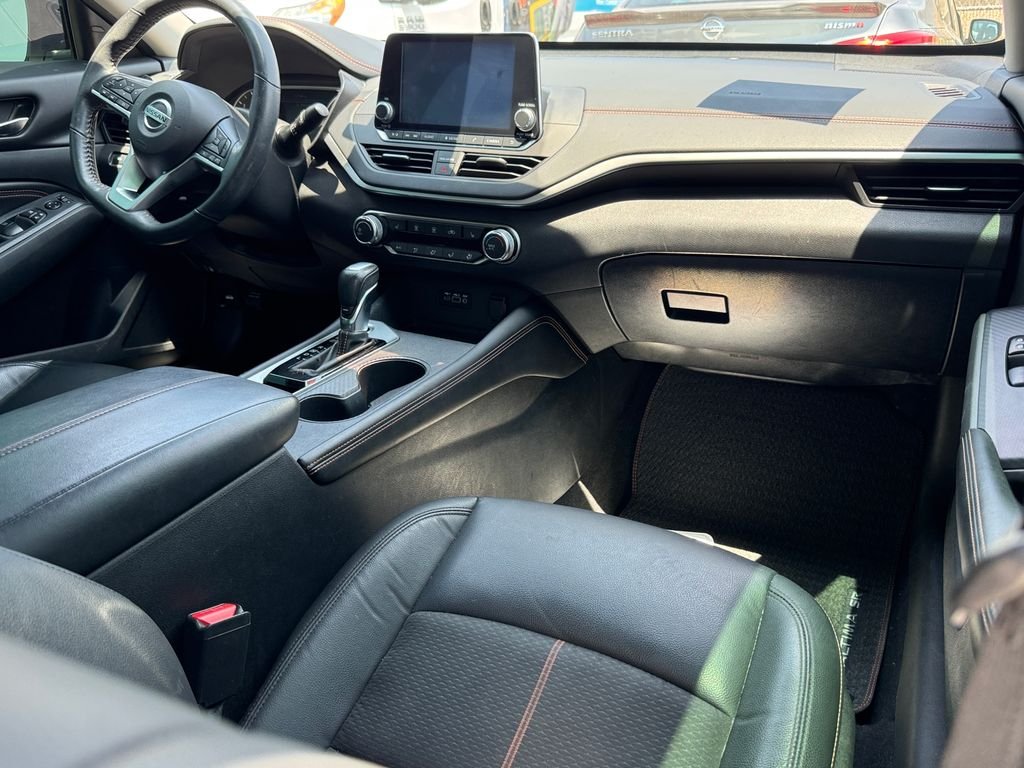 Used 2022 White Nissan 2.5 SR image 17