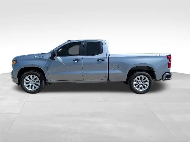 Used 2023 Gray Chevrolet Custom image 6