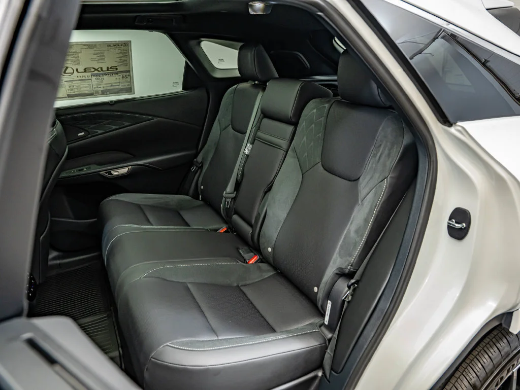 New 2026 Eminent White Pearl Lexus LUXURY image 38