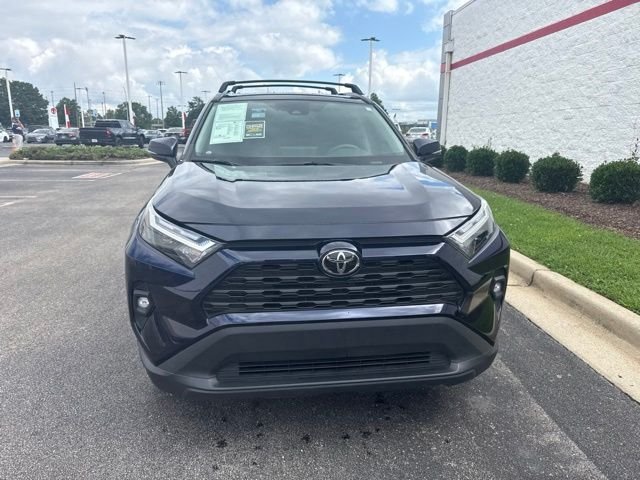 Used 2023  Toyota XLE Premium image 2