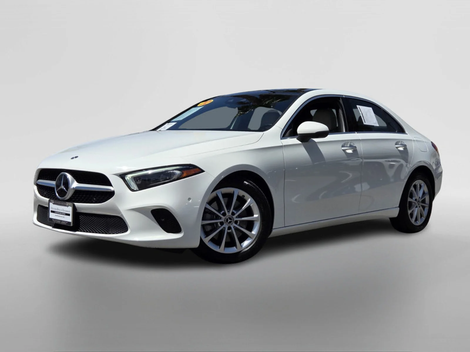 2022 Mercedes-Benz A-Class A220's photo