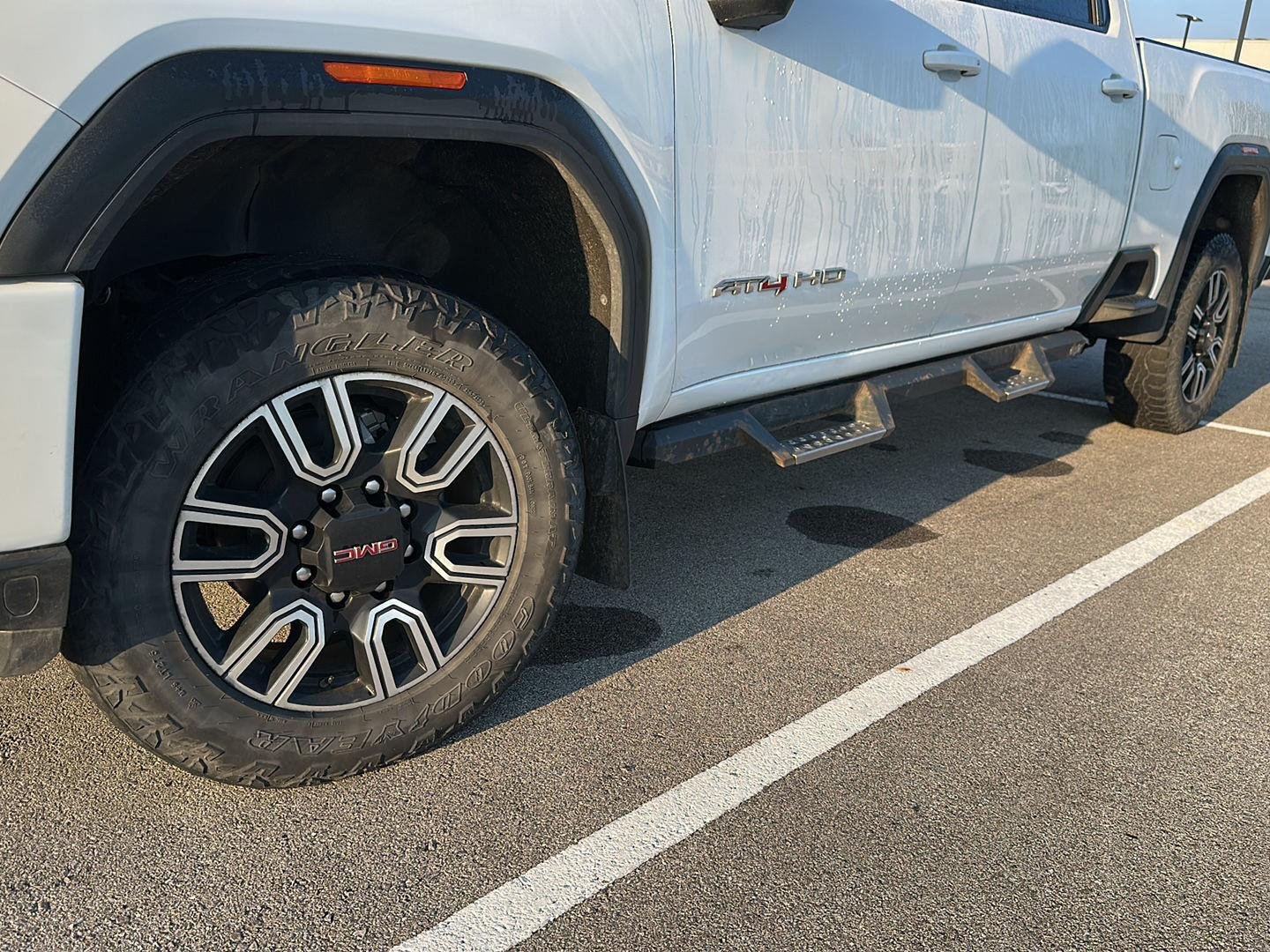 Used 2022 Summit White GMC AT4 image 7