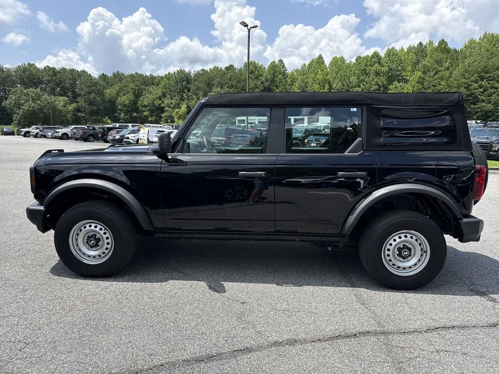 Used 2023 Black Ford Base image 4