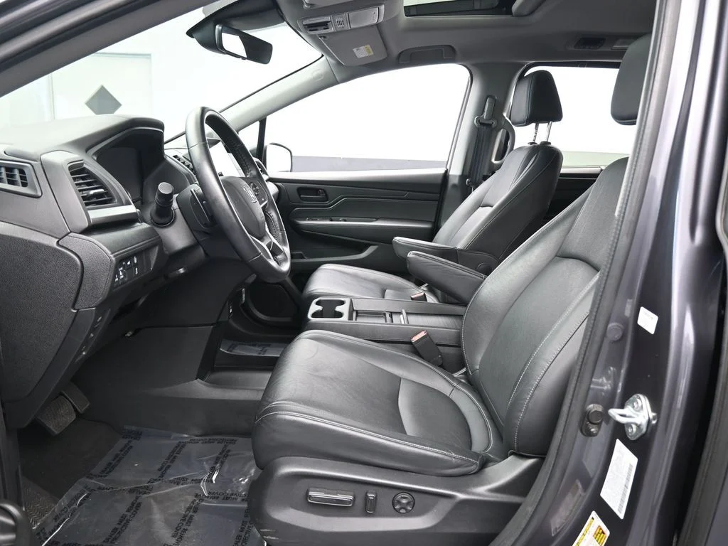 Used 2024 Gray / Black Honda EX-L image 10