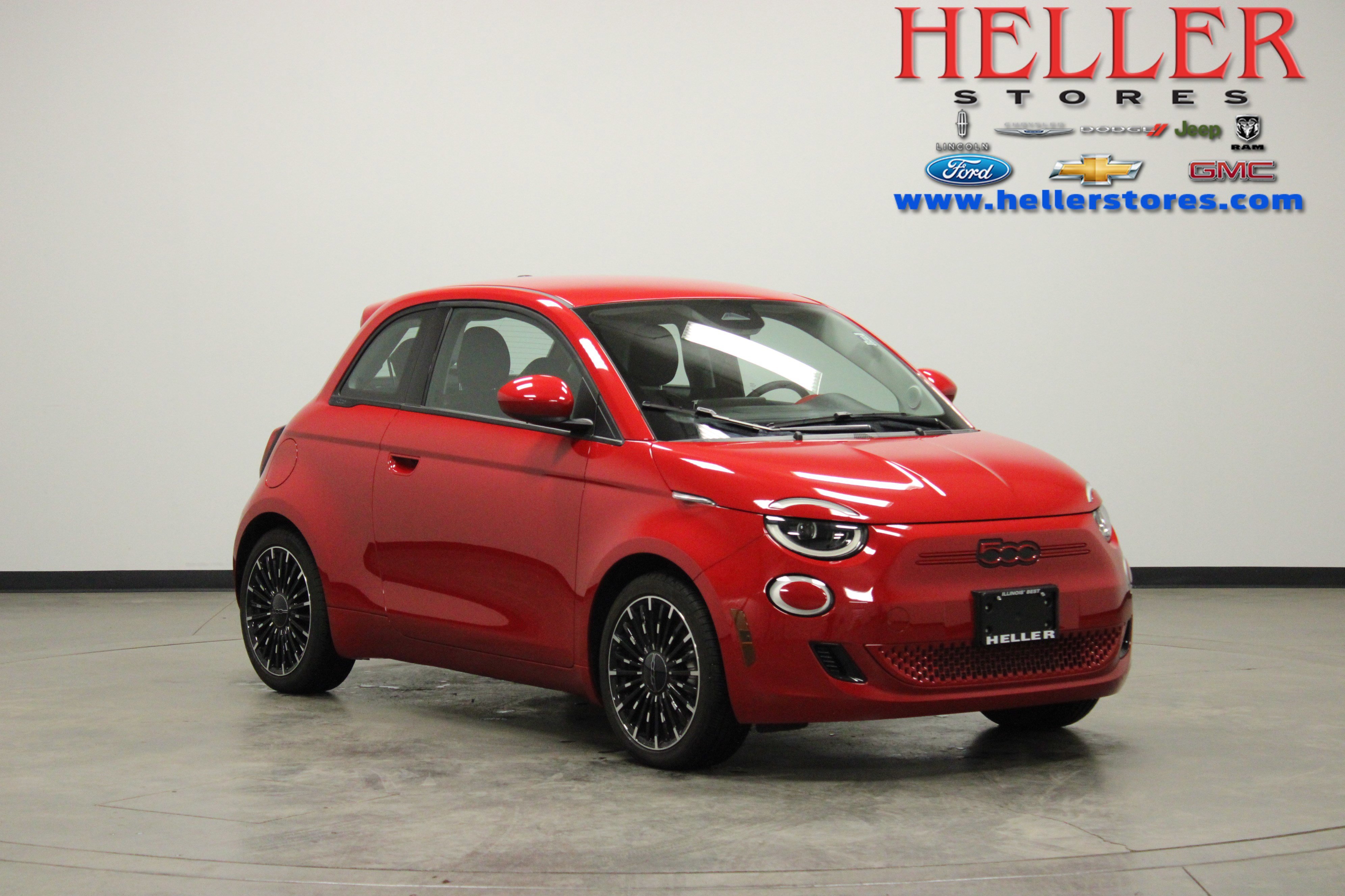 2024 FIAT 500e Base