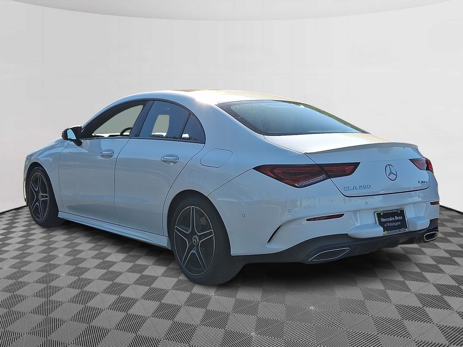 Certified Used 2023 Polar White - 149 Mercedes-Benz 4MATIC® image 4