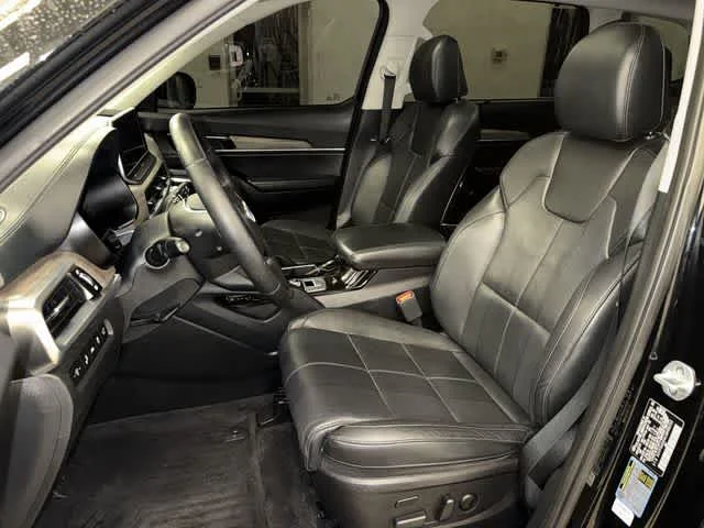 Used 2020 Ebony Black Kia SX image 14