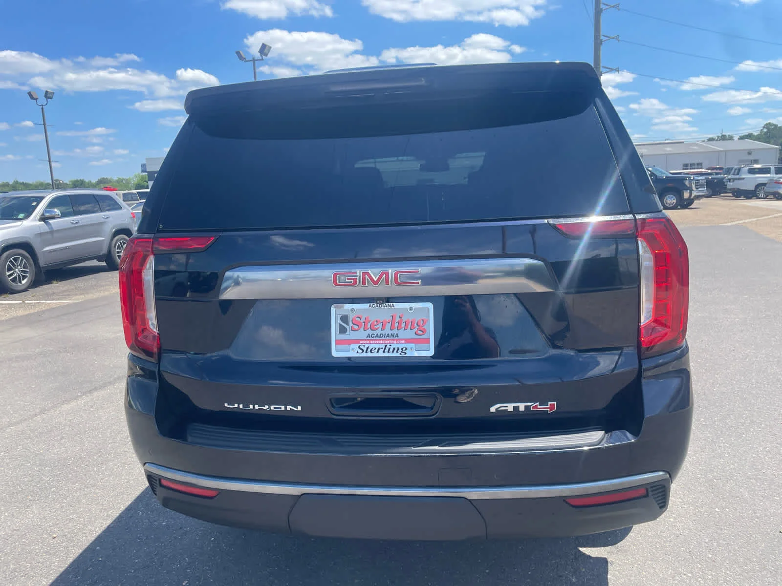 2023 GMC Yukon AT4 - Photo 7