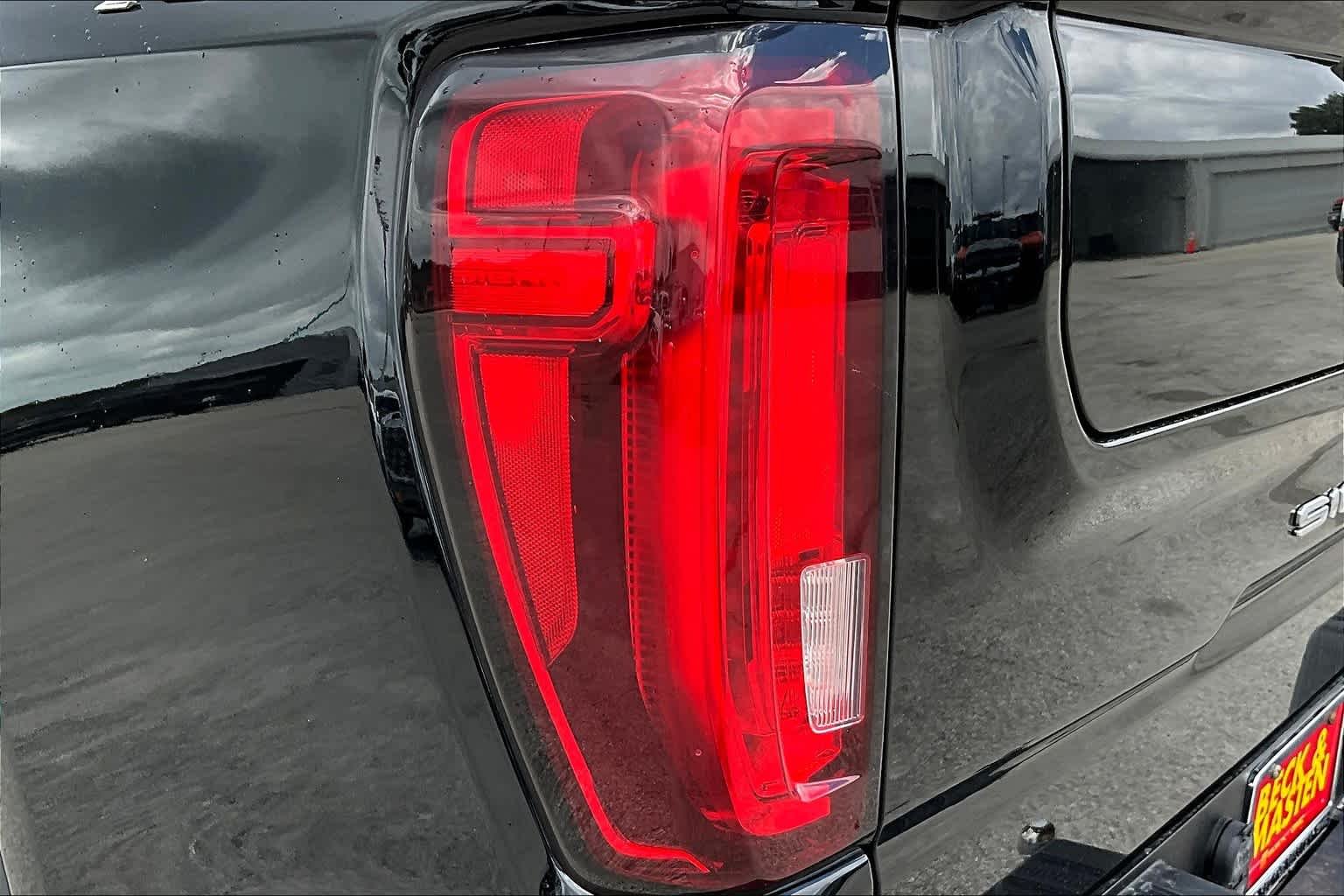 Used 2020 Onyx Black GMC SLT image 29
