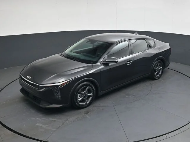 2025 Kia K4 LXS - Photo 30