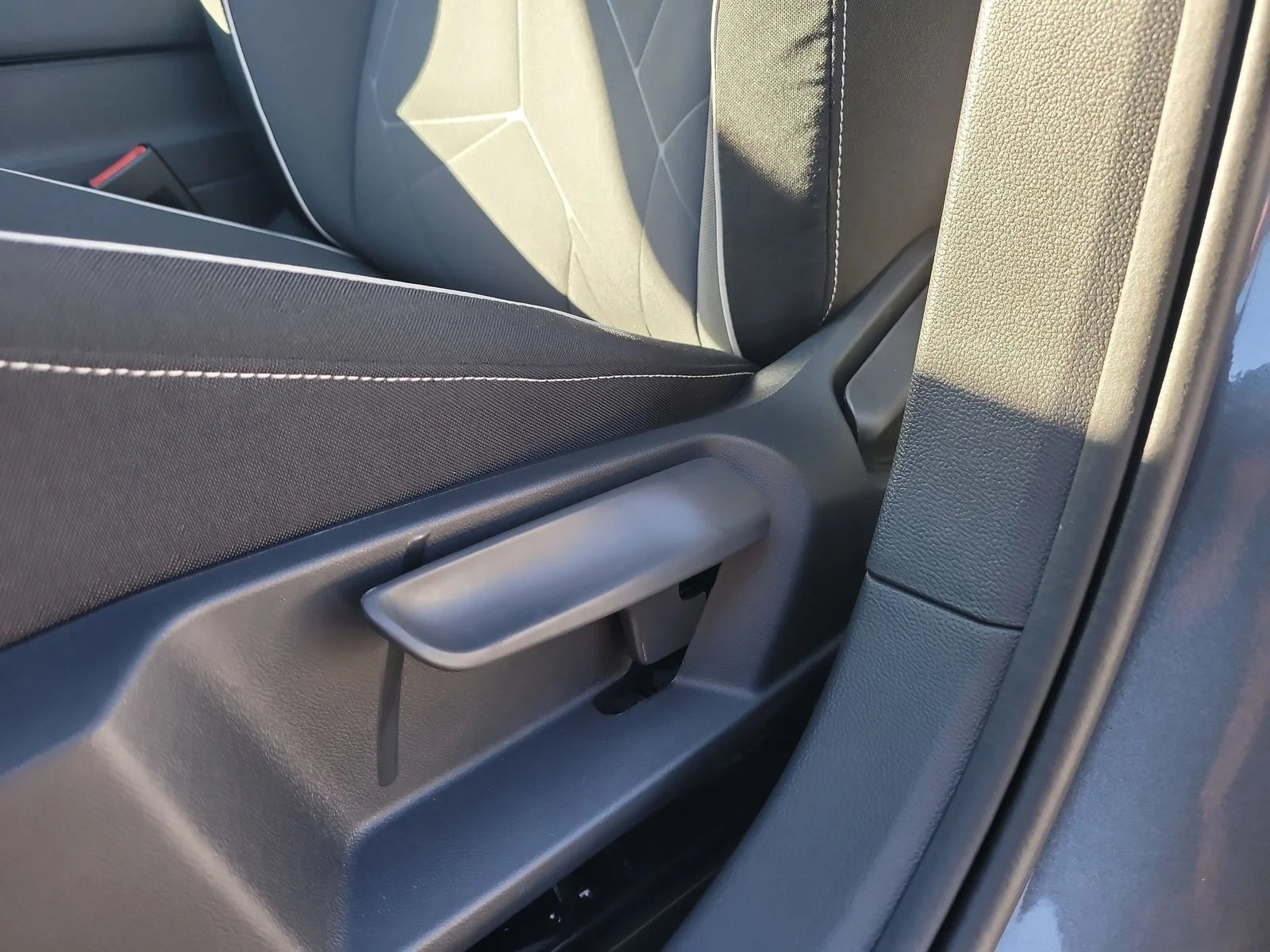 New 2026 Platinum Gray Metallic Volkswagen 1.5T Sport image 18