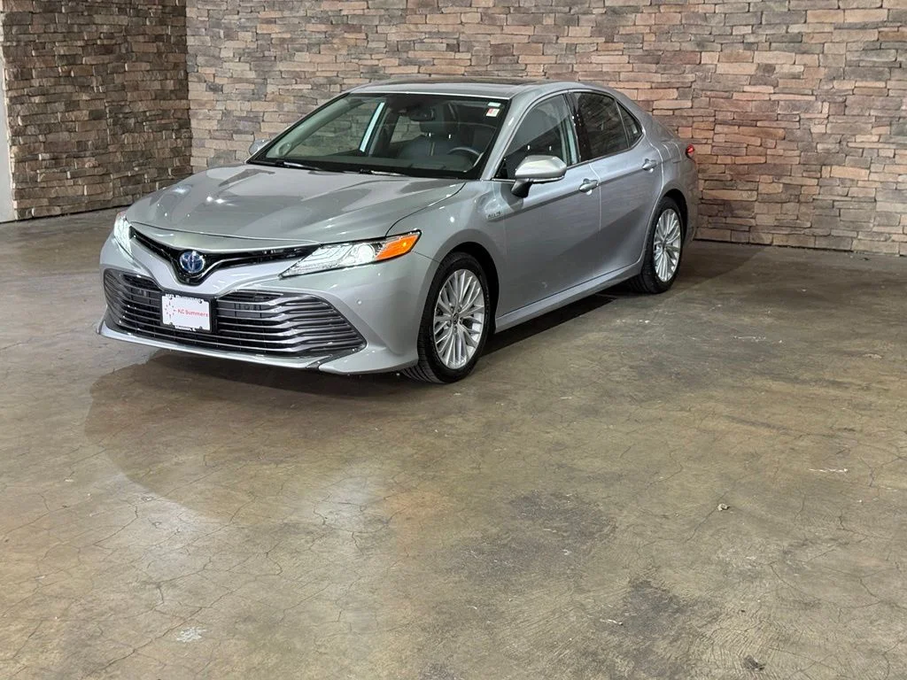 Used 2020 Celestial Silver Metallic Toyota XLE image 5