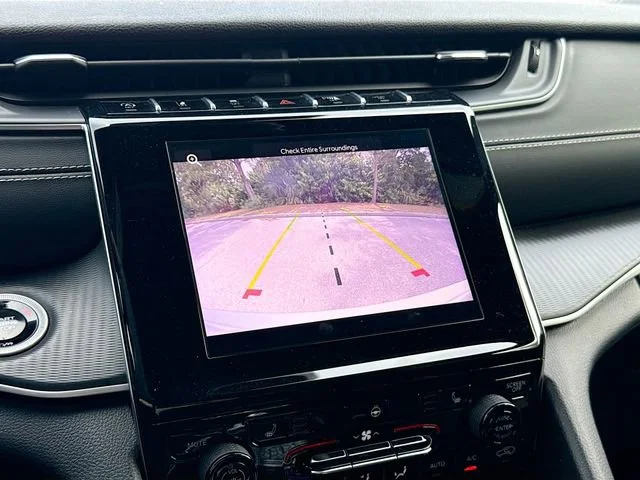 Used 2024 Silver Zynith Jeep Altitude image 29