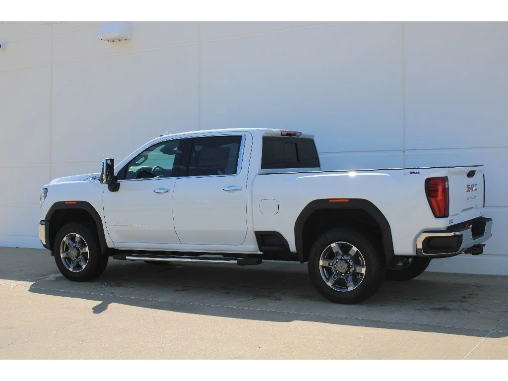 New 2026 WHITE GMC SLT image 3