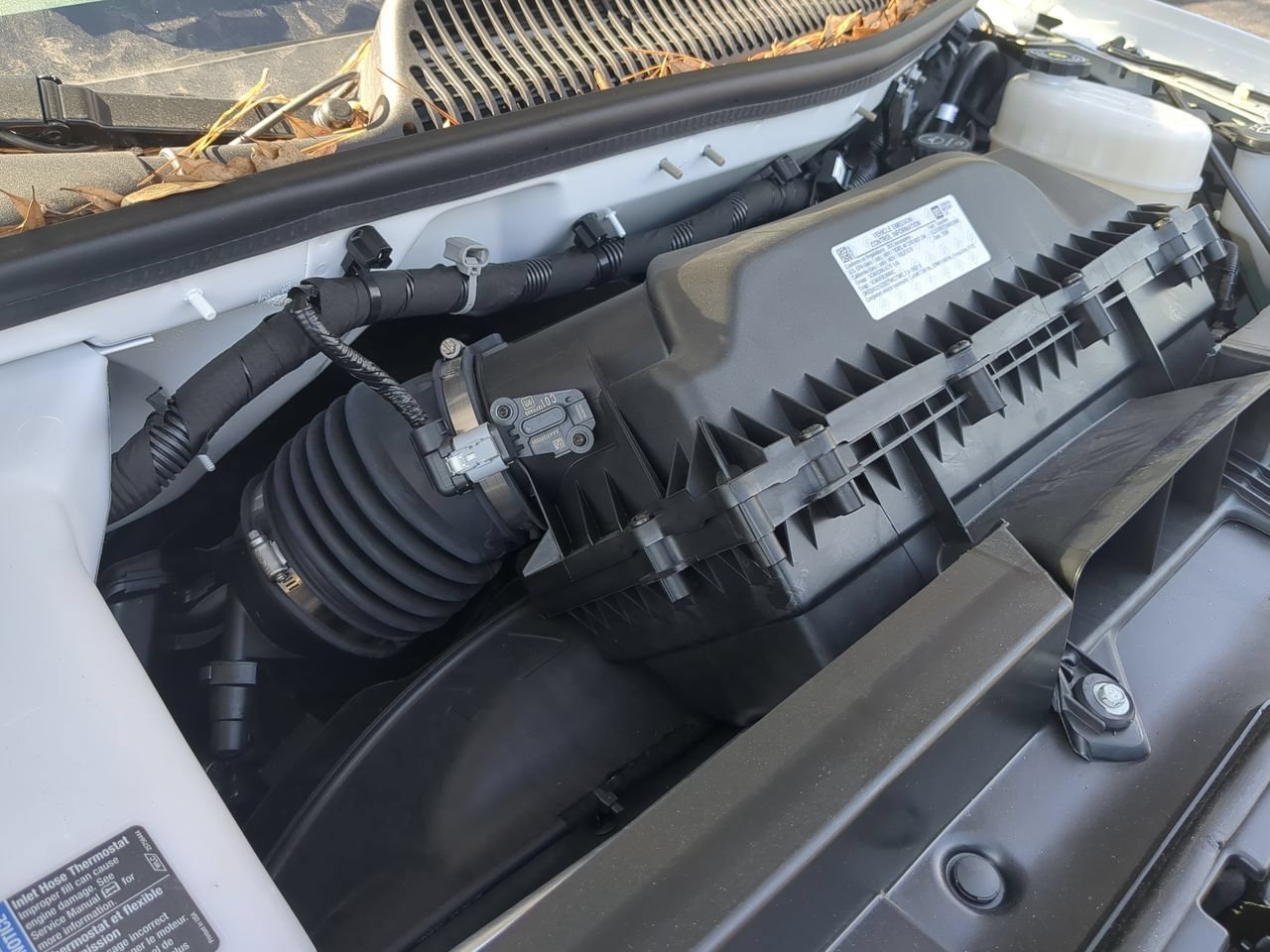 New 2025 Summit White GMC 1WT image 26
