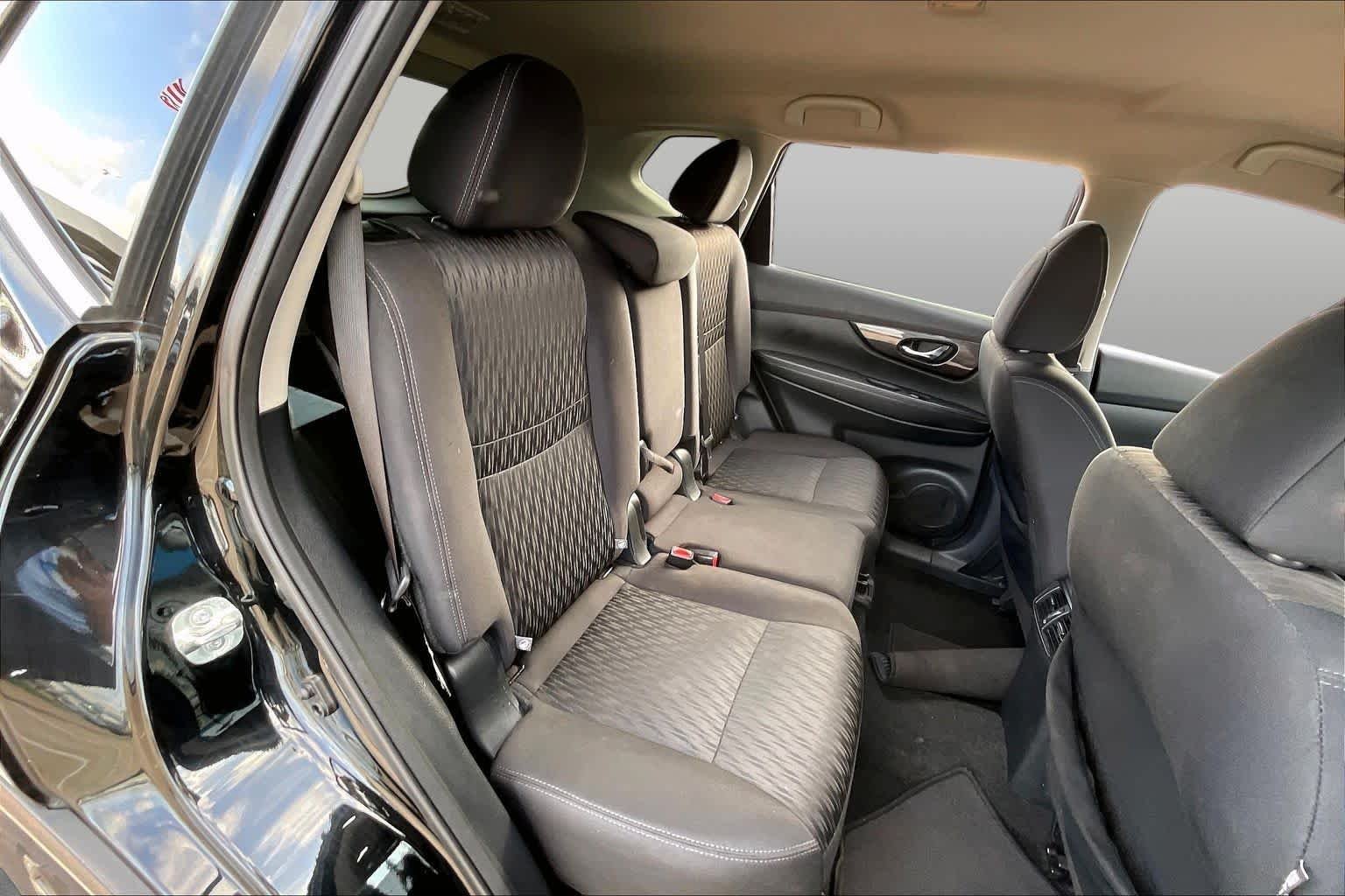 Used 2019 Magnetic Black Pearl Nissan S image 18