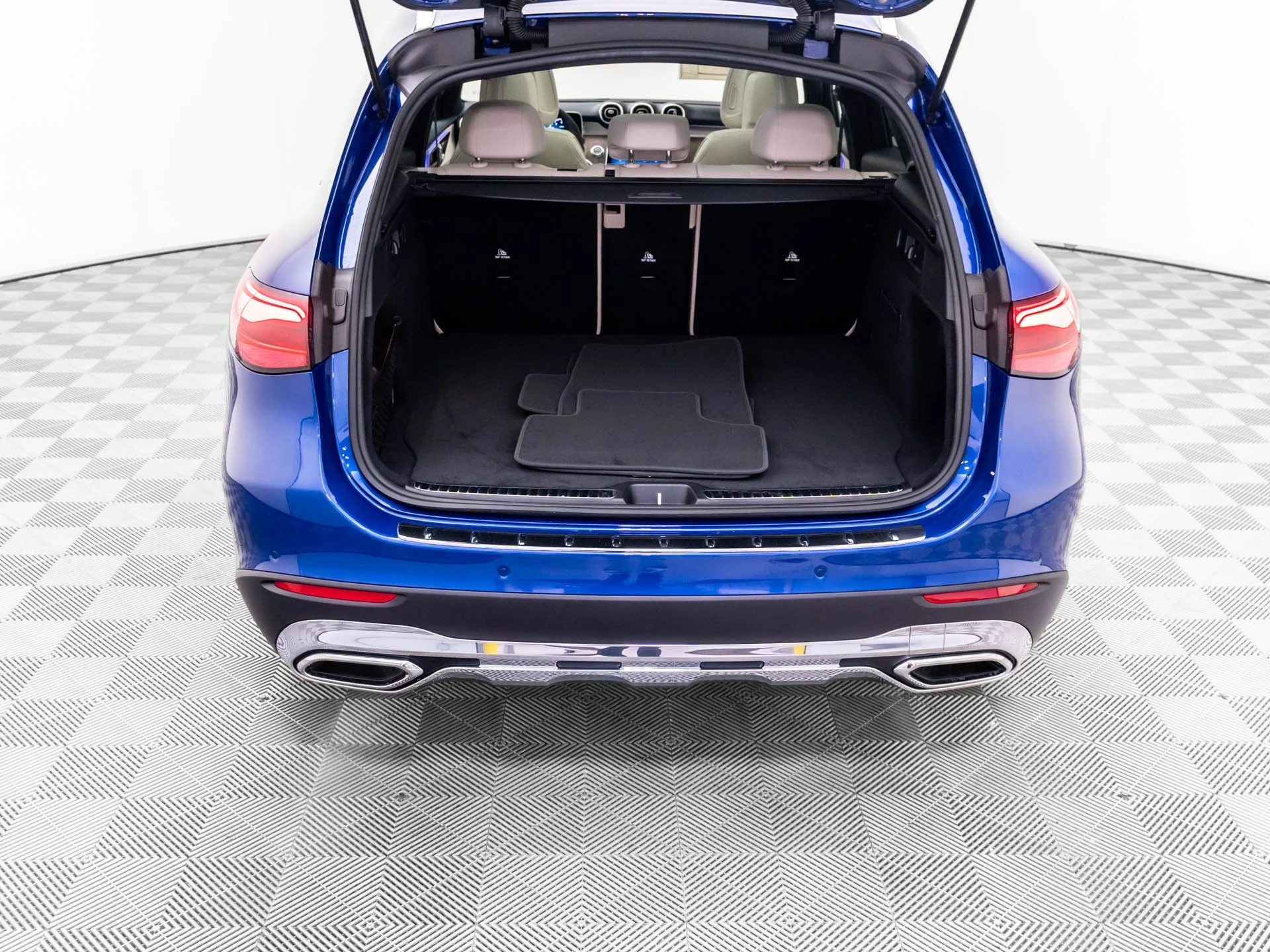 New 2026 Blue Mercedes-Benz GLC 300 image 34