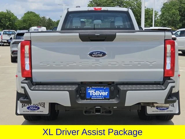 New 2026 Avalanche Ford F-350® XL image 8