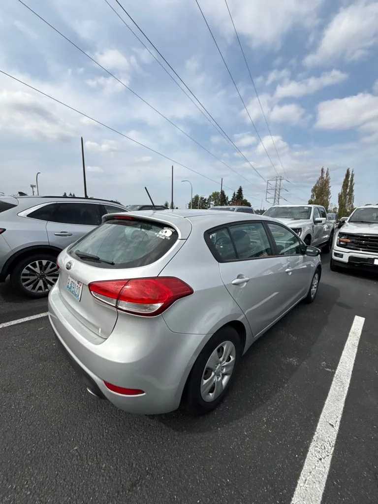 Used 2017 Silky Silver Kia LX image 5