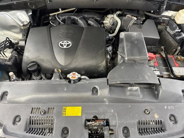 Used 2018 Silver Toyota LE image 21