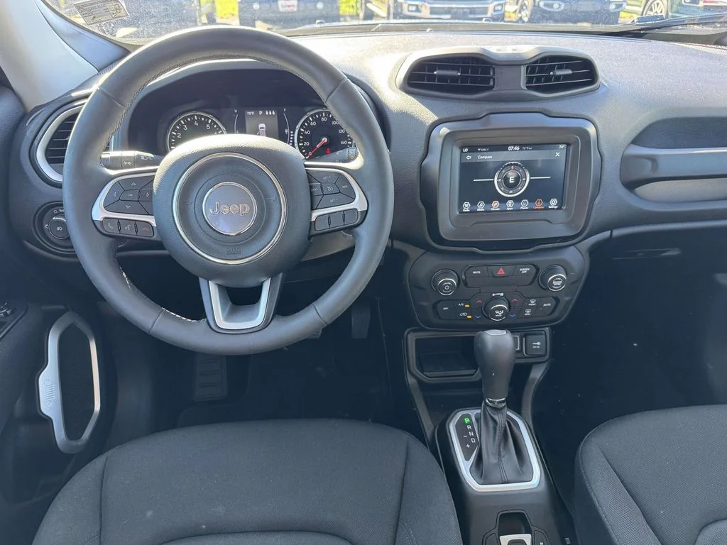 Used 2019 Blue Jeep Latitude image 16