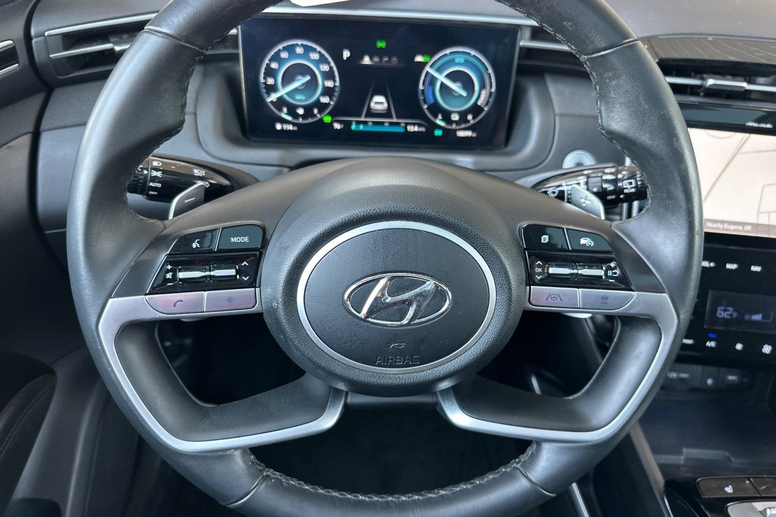 Used 2024 White Hyundai SEL Convenience image 26