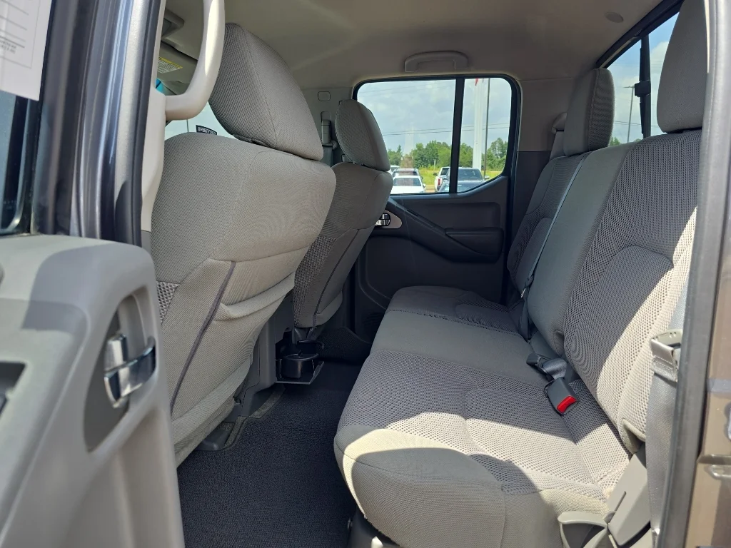 Used 2018 Gun Metallic Nissan SV V6 image 8