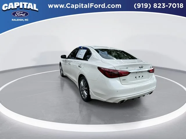 Used 2023 White INFINITI LUXE image 6