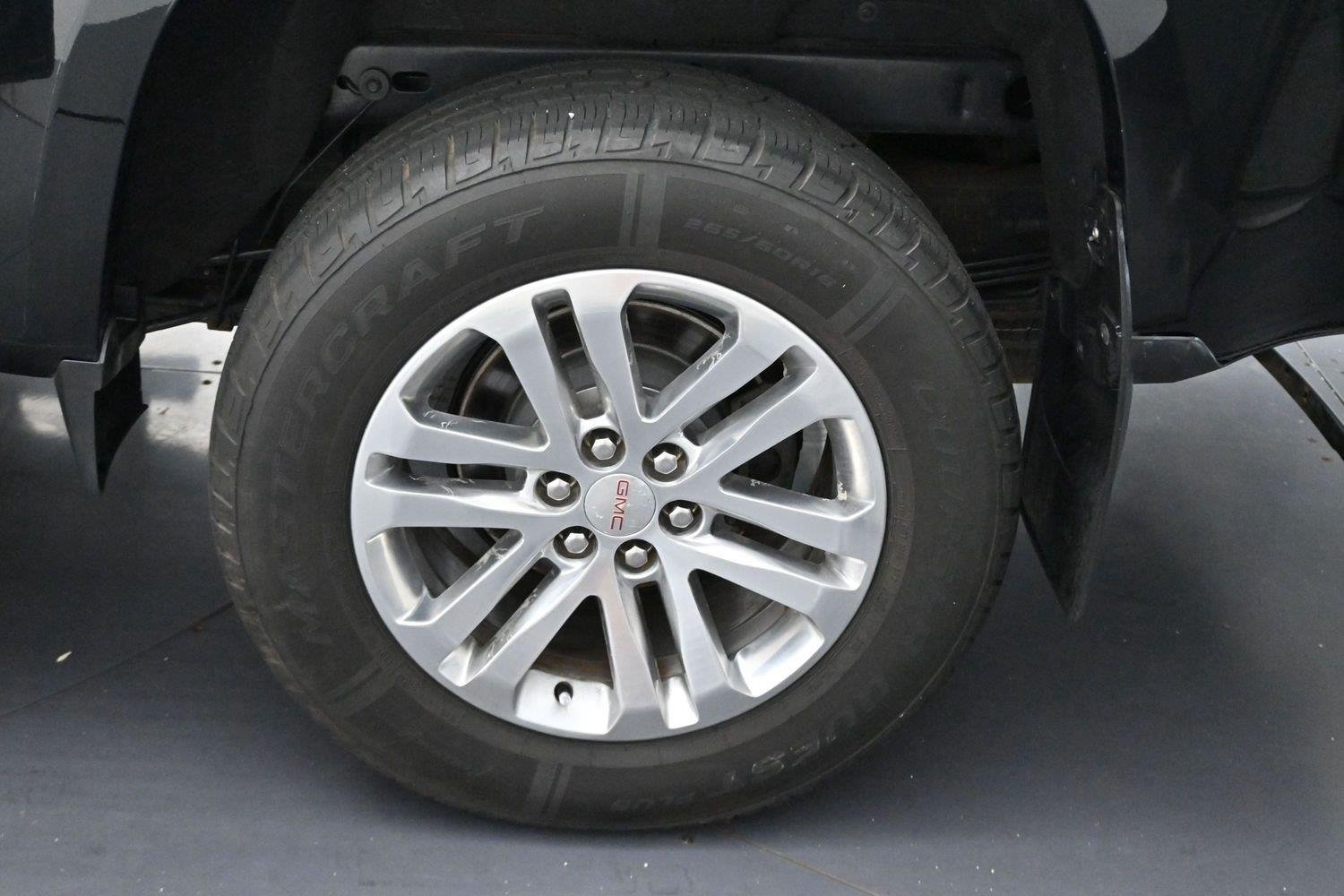 Used 2019 Onyx Black GMC 4WD SLT image 36