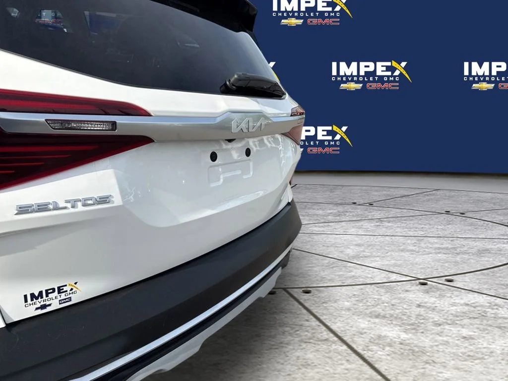 Used 2023  Kia EX image 34