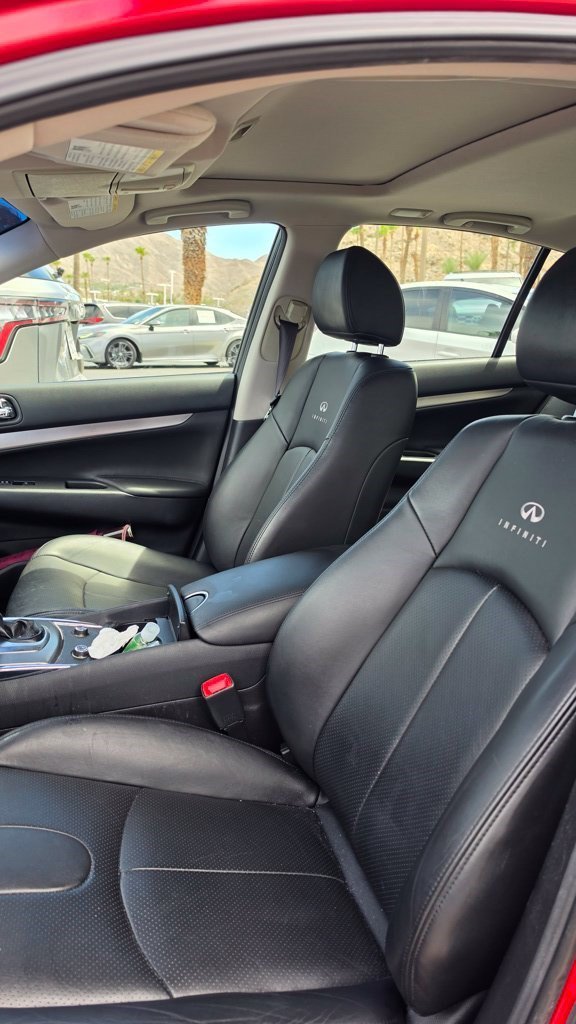 Used 2013 Vibrant Red INFINITI Journey image 1