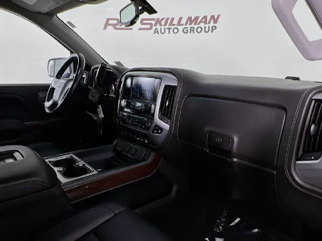 Used 2018 White GMC SLT image 39
