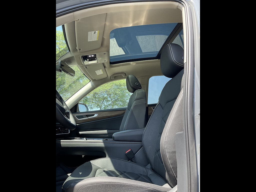 New 2026 Pure Gray Volkswagen SE 4Motion image 10