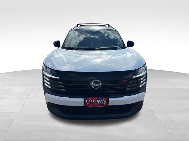 New 2027 Aspen White TriCoat / Super Black Two-tone Nissan SR image 2