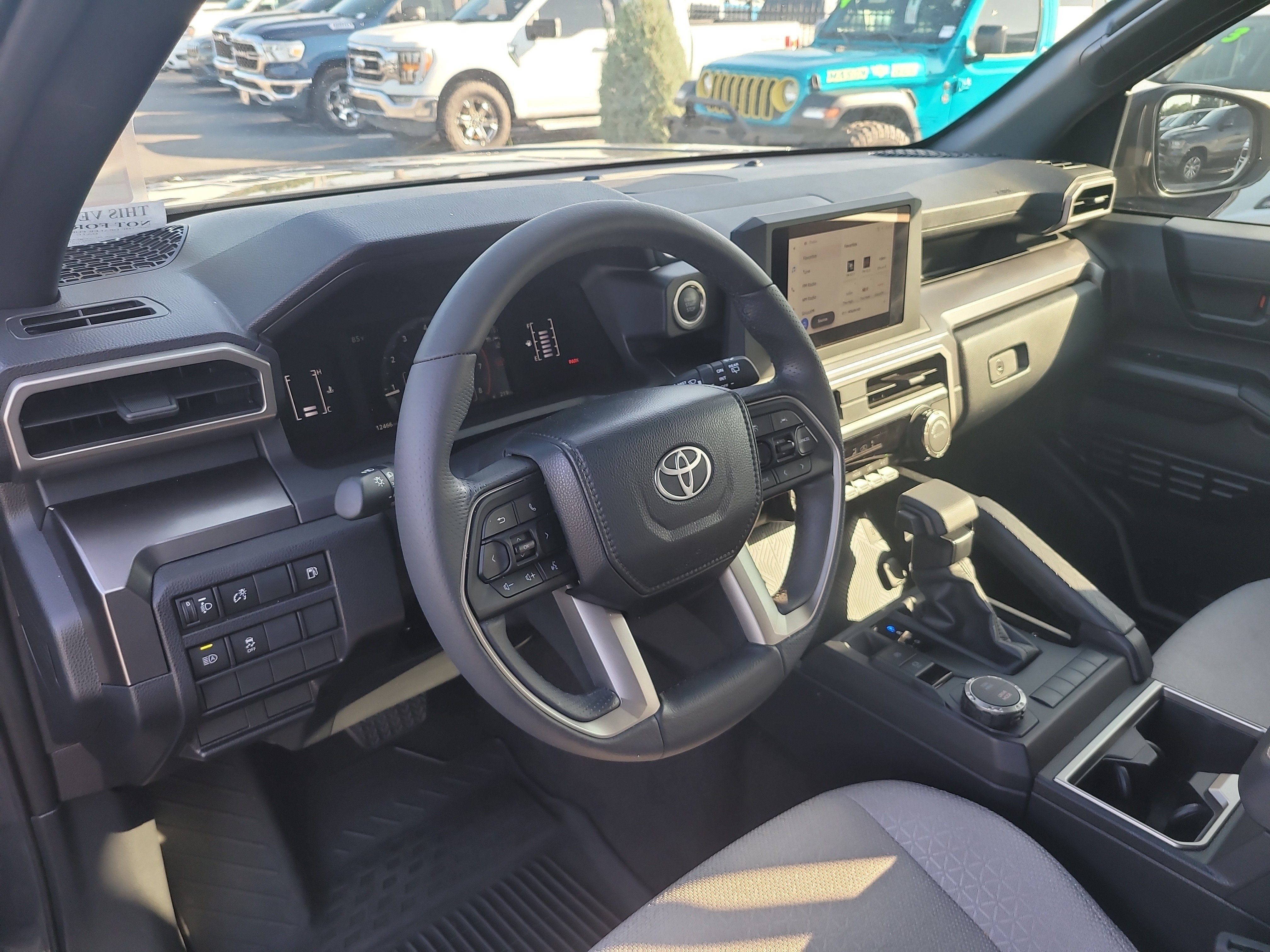 Used 2025 Underground Toyota SR5 image 19