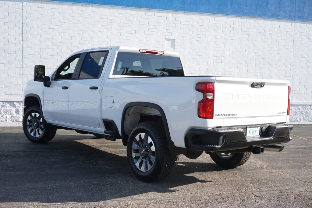New 2026 Summit White Chevrolet Custom image 8