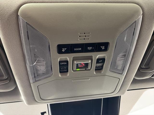 2020 Toyota RAV4 XLE - Photo 33