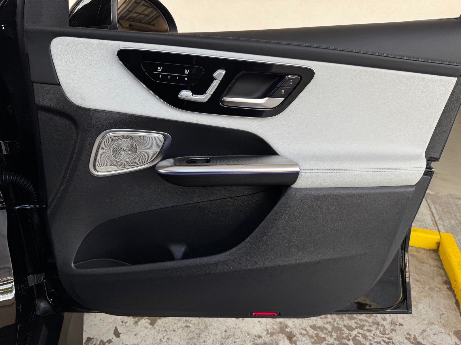 New 2026 Obsidian Black Metallic Mercedes-Benz GLC 300 image 19