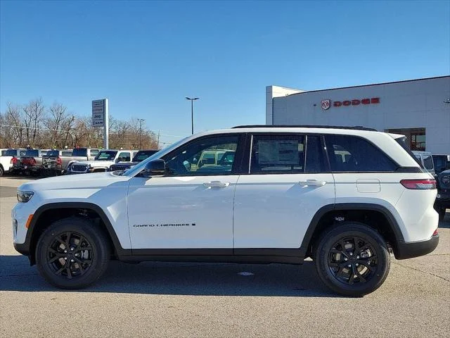 New 2025 Bright White Clear-Coat Exterior Paint Jeep Altitude X image 15