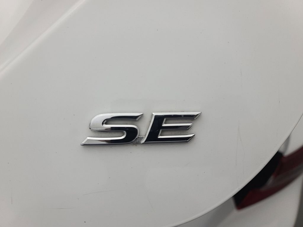 2024 Toyota Camry SE - Photo 13