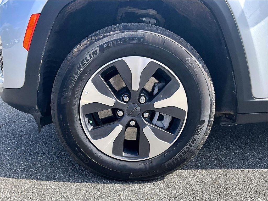 Used 2024 Silver Jeep 4xe image 7
