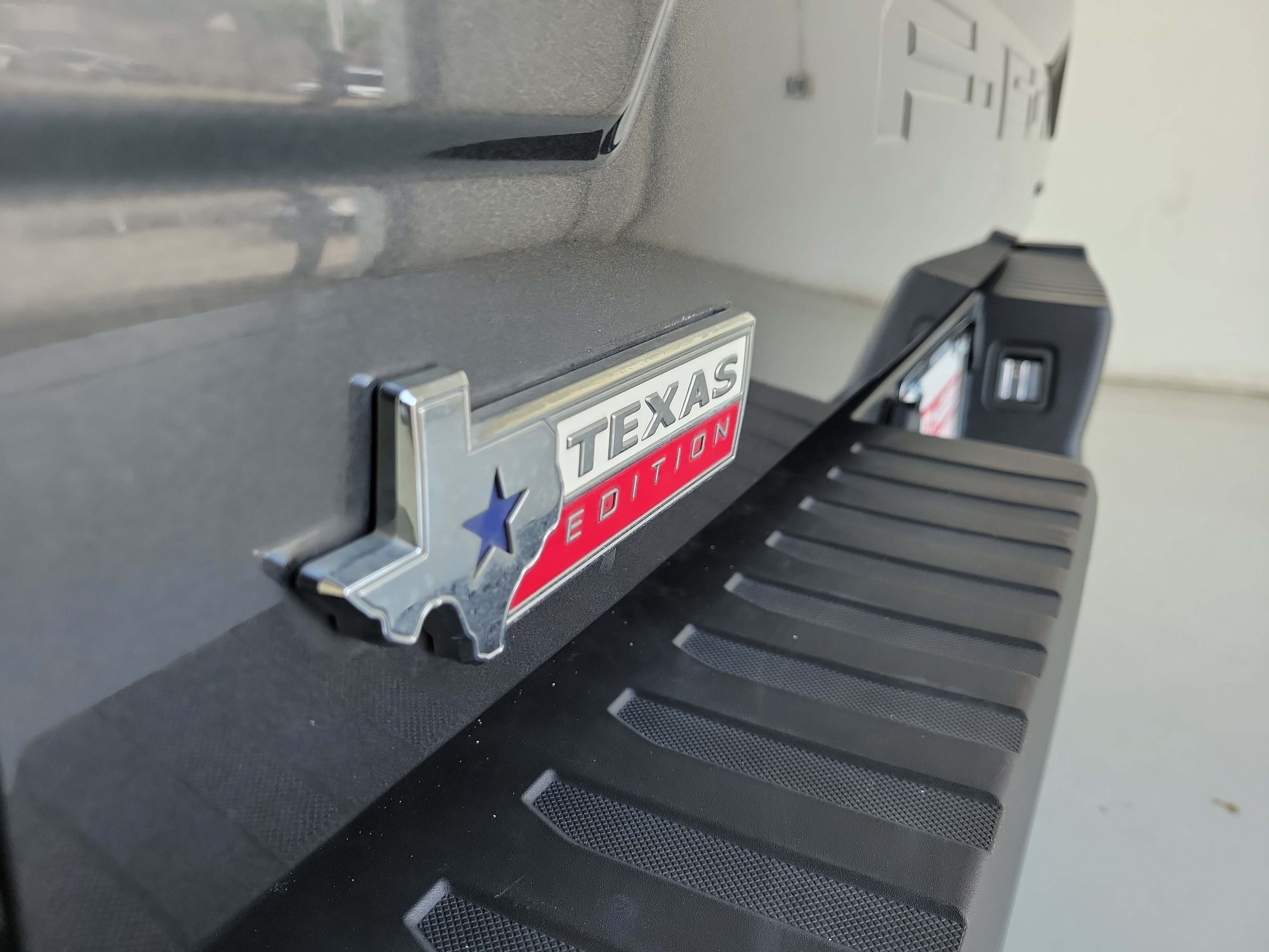 Used 2018 Magnetic Ford XLT image 9