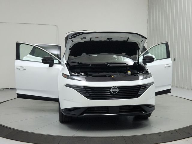 Used 2025 White Nissan Platinum image 10