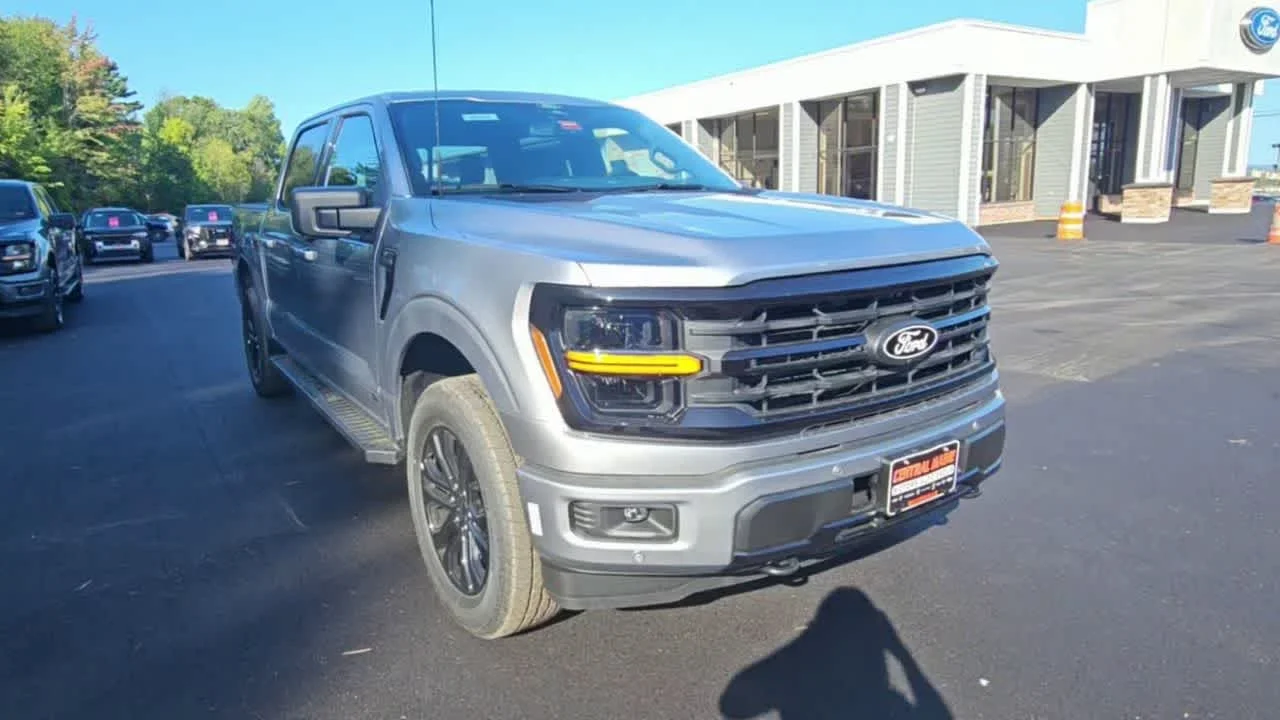 New 2026 Iconic Silver Metallic Ford XLT image 3
