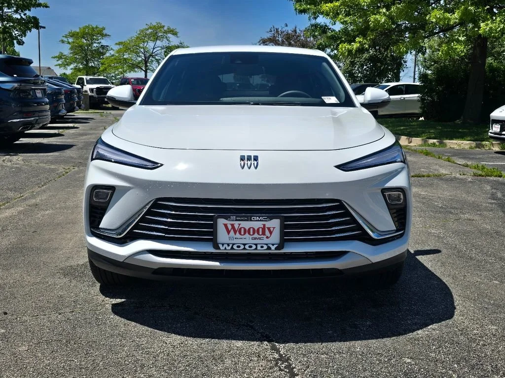 New 2026 Summit White Buick Preferred image 4