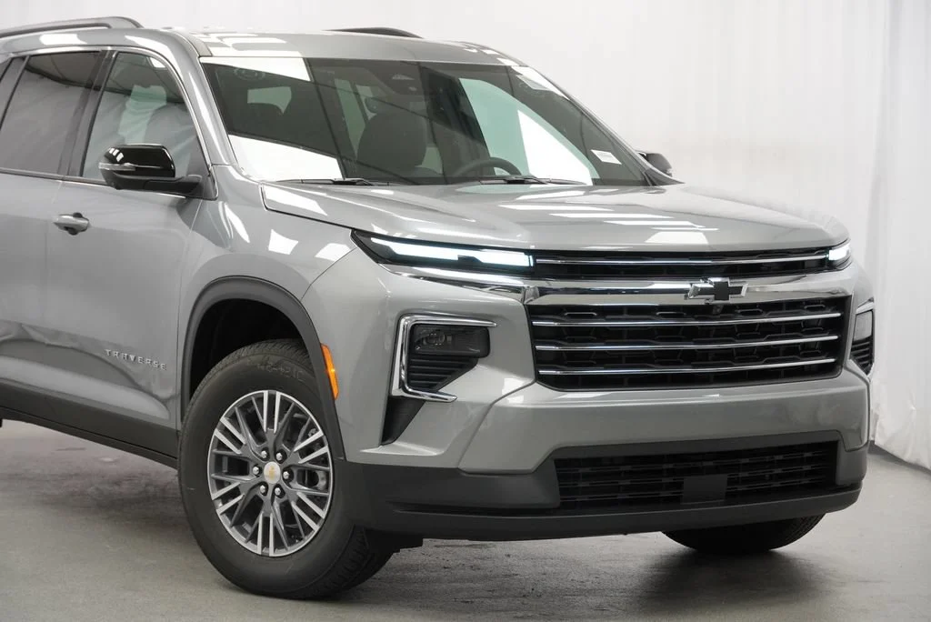 2027 Chevrolet Traverse LT - Photo 9