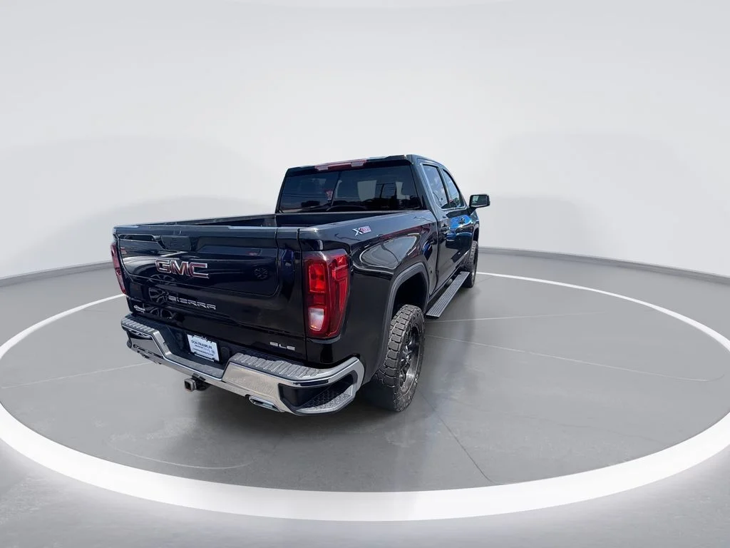 Used 2021 Black GMC SLE image 8