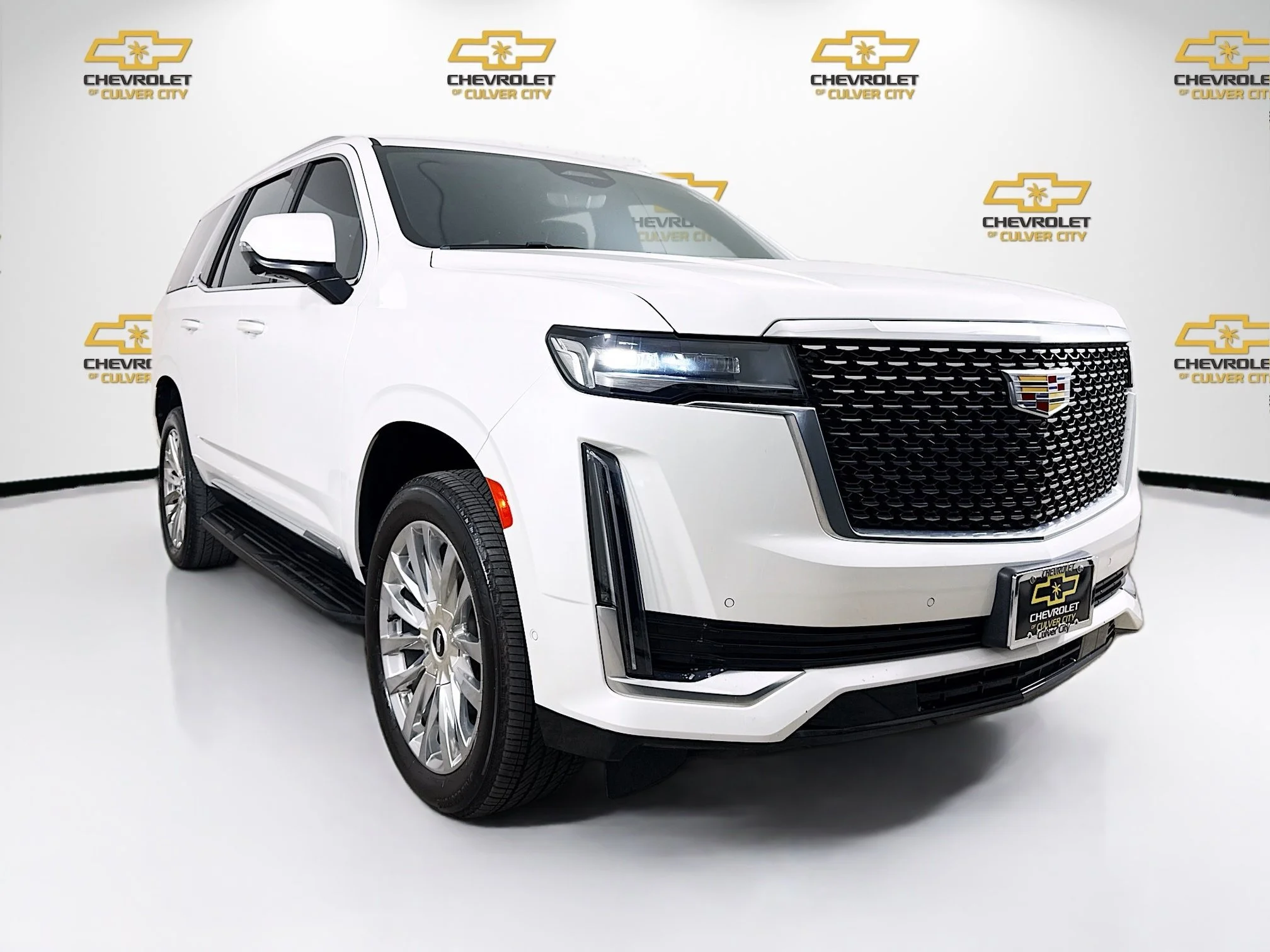 Used 2021 CRYSTAL WHITE TRICOAT Cadillac Premium Luxury image 1